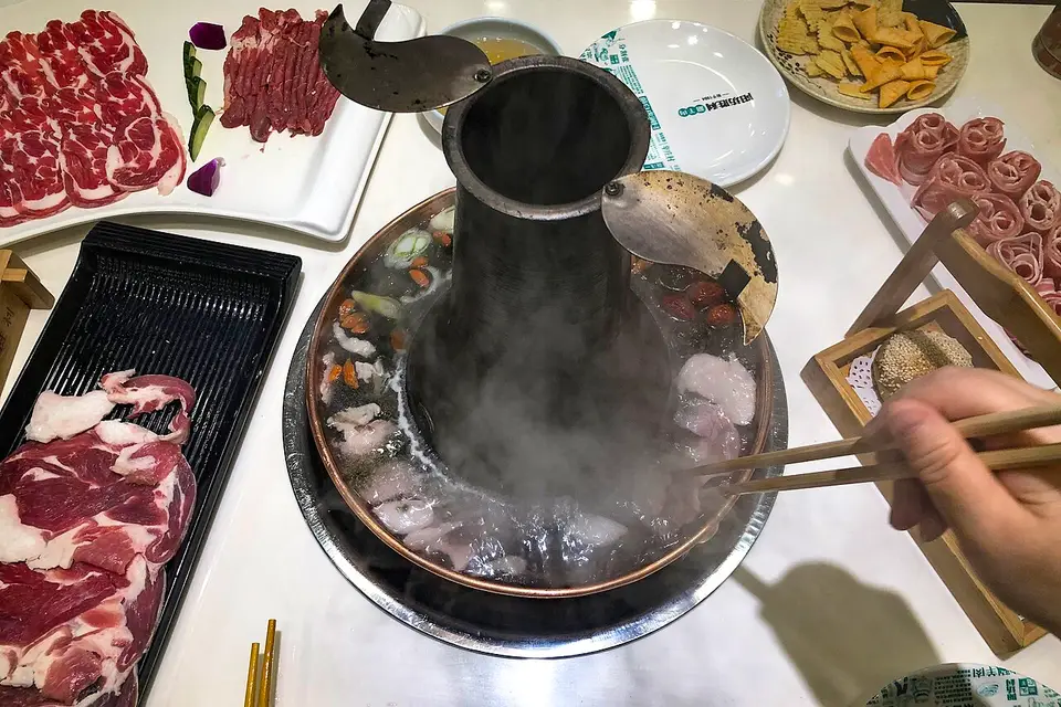 Instant-boiled mutton (illustrative photo)